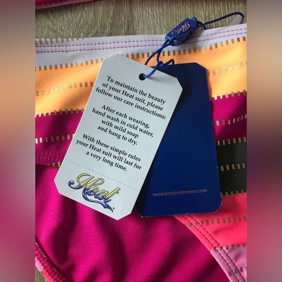 NWT … HEAT “Size: L” Two Piece Swimsuit - Picture 5 of 7